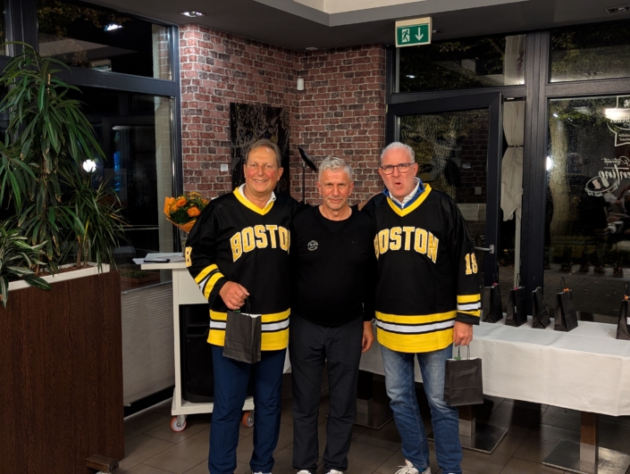 PXL_20251011_173009705.RAW-01.COVER